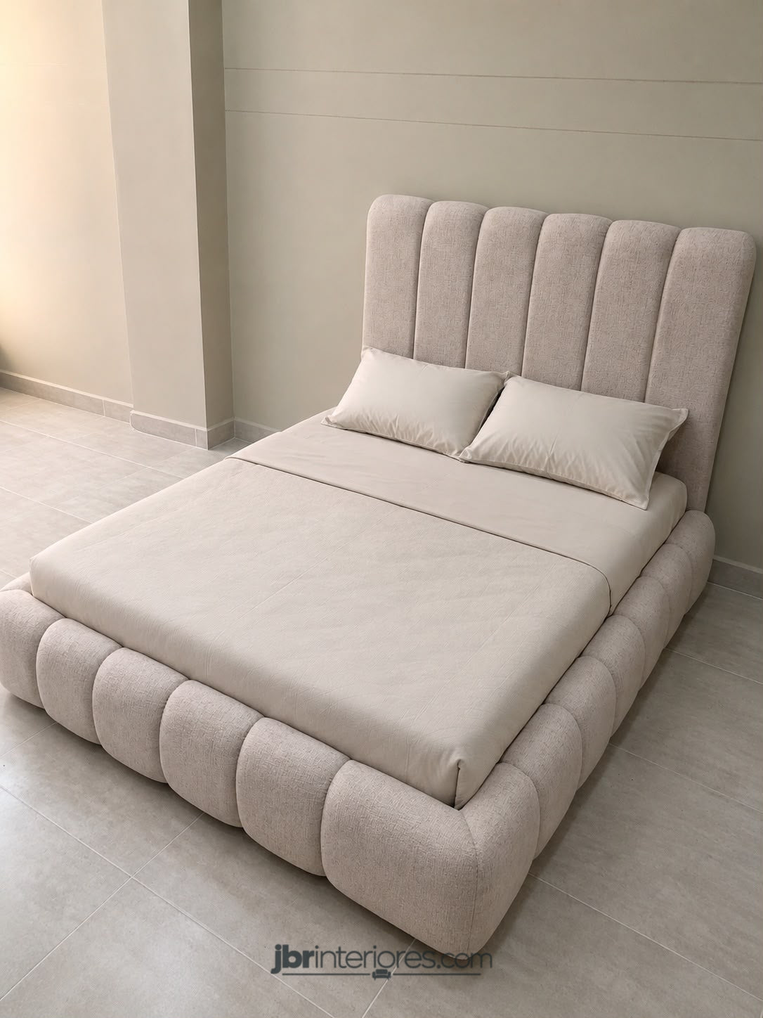 Cama Nube de Lujo Tapizada para Dormitorio